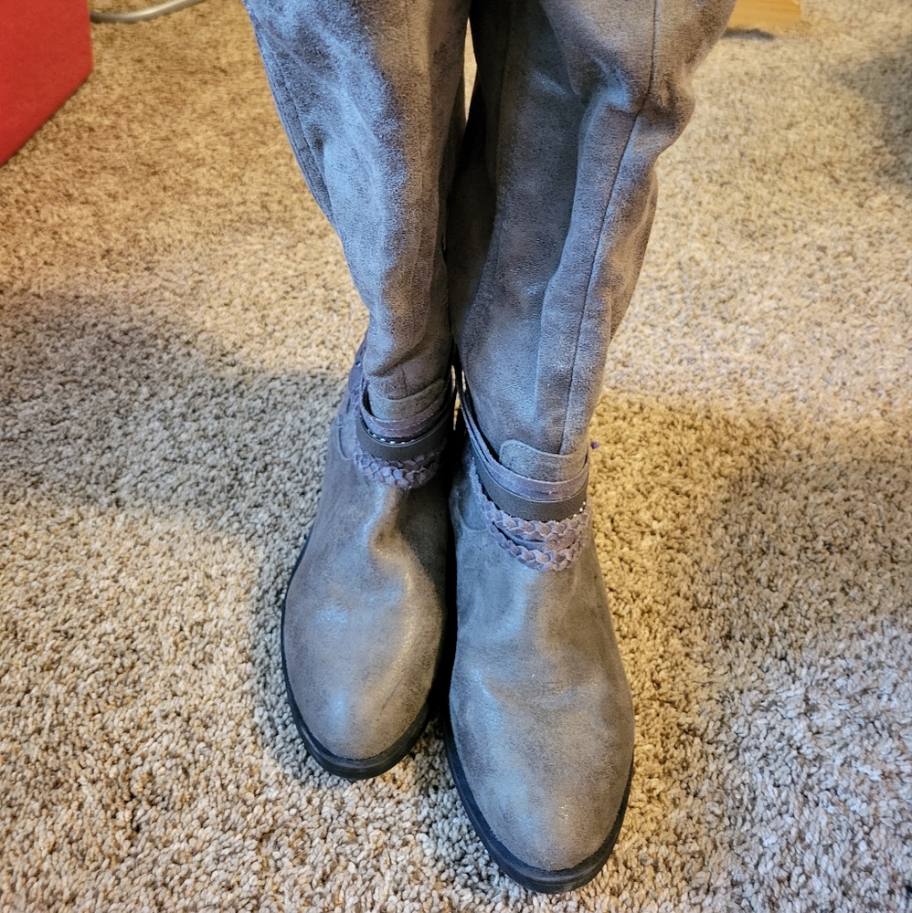 NWOT-Womens Boots